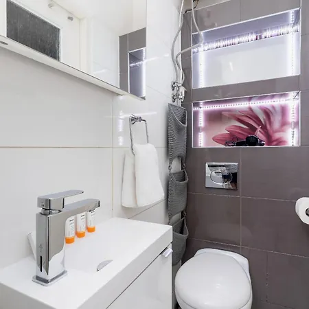 Two-level Micro Cracow Old Town By Renters